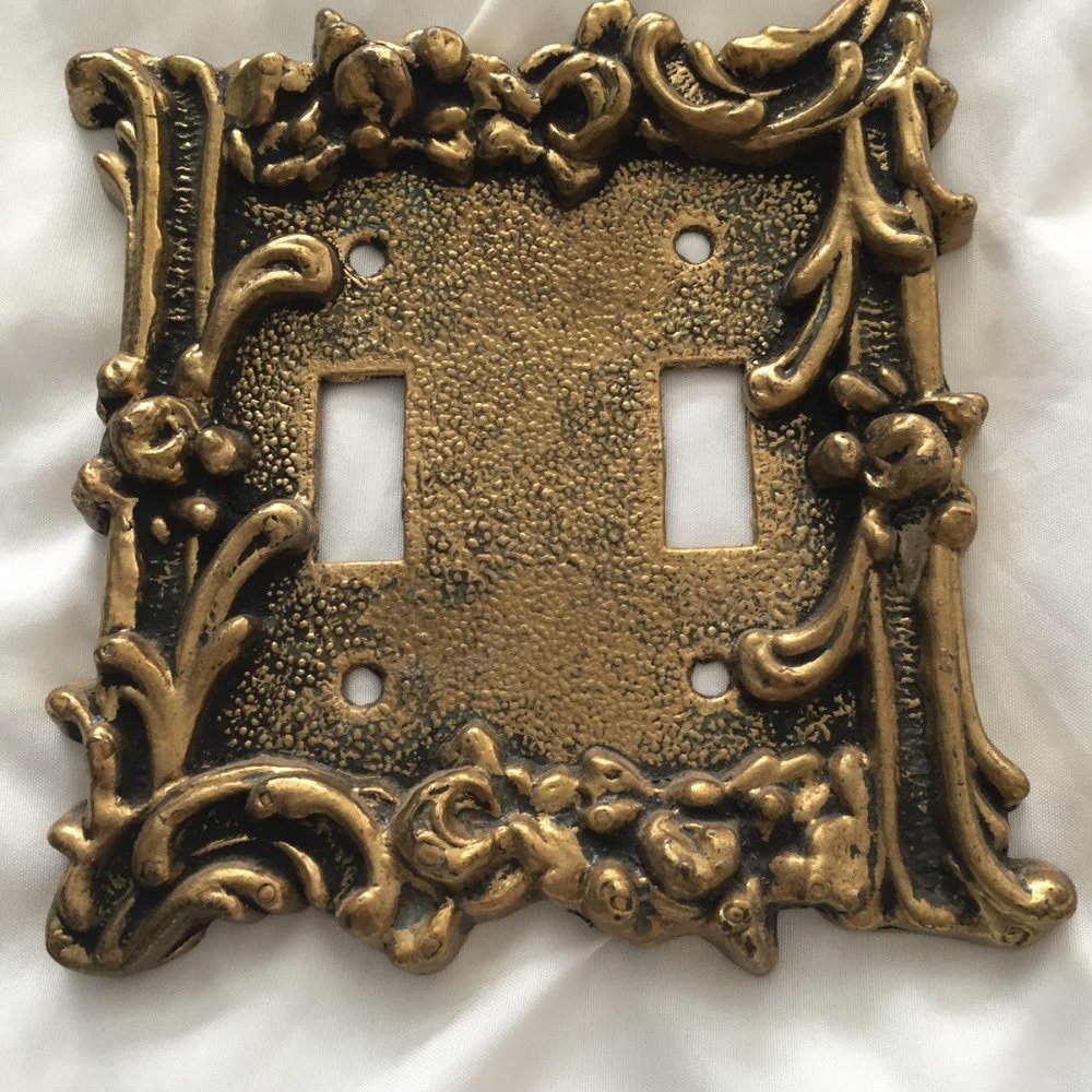 2 Vintage Double Wall Plate Light Switches 1-American Tack & 1-Unbranded Metal - Picture 2 of 12